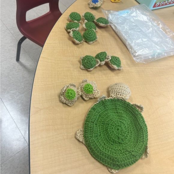 Knit Mama and baby turtle memory game - Picture 3 of 5